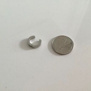 Mia stainless steel ear clip